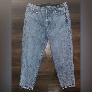 Torrid ‘Feel The Fit” Acid Wash Cropped Women’s Stretchy Jeans Size 16